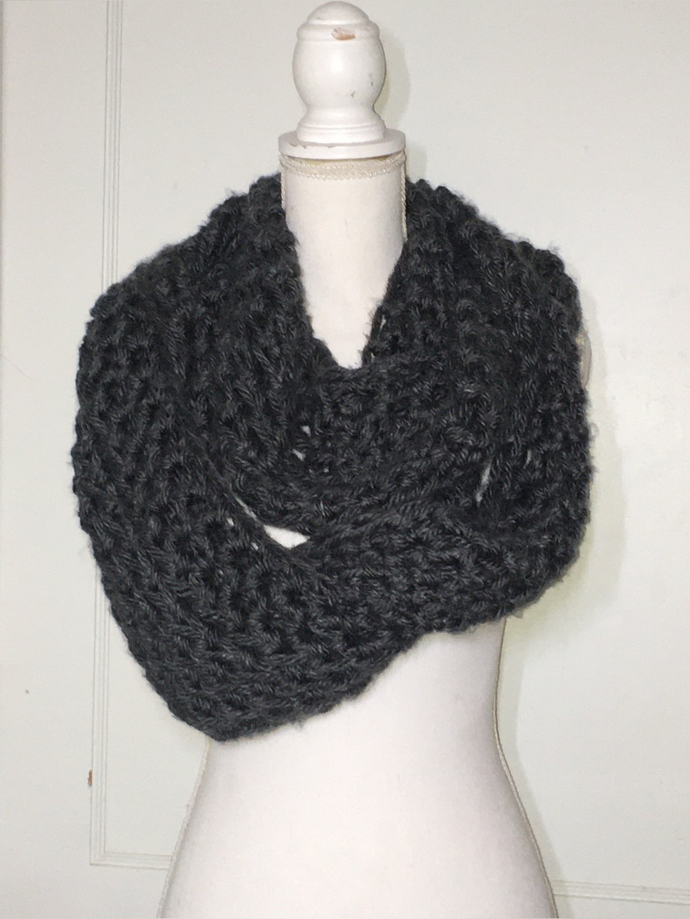Chunky Knit Infinity Scarf - Dark Gray